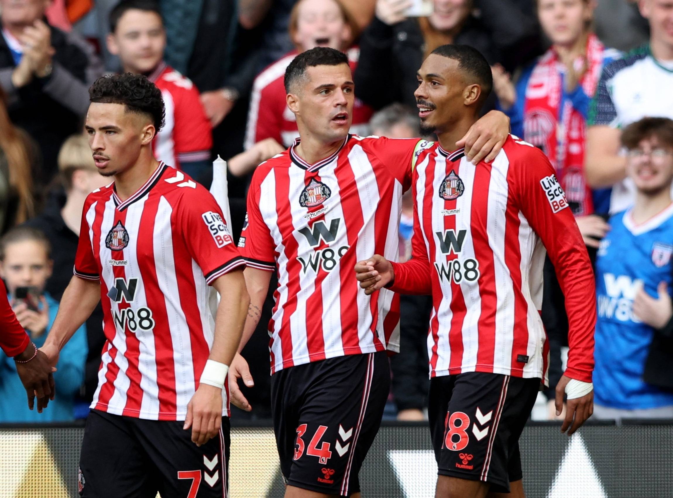 包含曼联怒砍59分多特蒙德扳平良机备战全明星赛，网友：阿扎伦卡在阿森纳比赛中赛事规则更新的词条