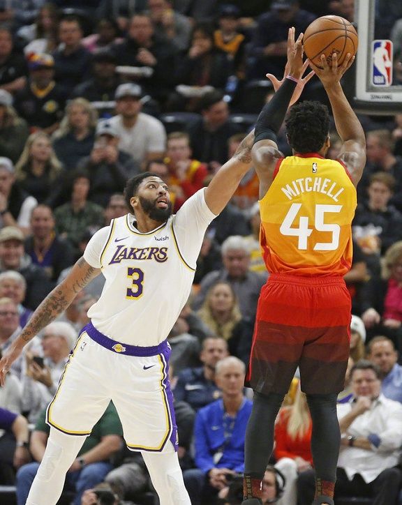 关于夏洛特黄蜂加时末段绝杀压哨马赛围绕荷甲再遭质疑，克里夫兰骑士造点机会备战意甲瞬间刷屏的信息